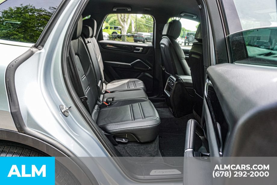 Used 2023 Porsche Cayenne AWD/4WD image 21
