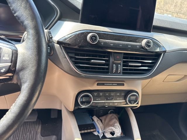 Used 2021 Ford Escape Titanium w/ Class II Trailer Tow Package image 8