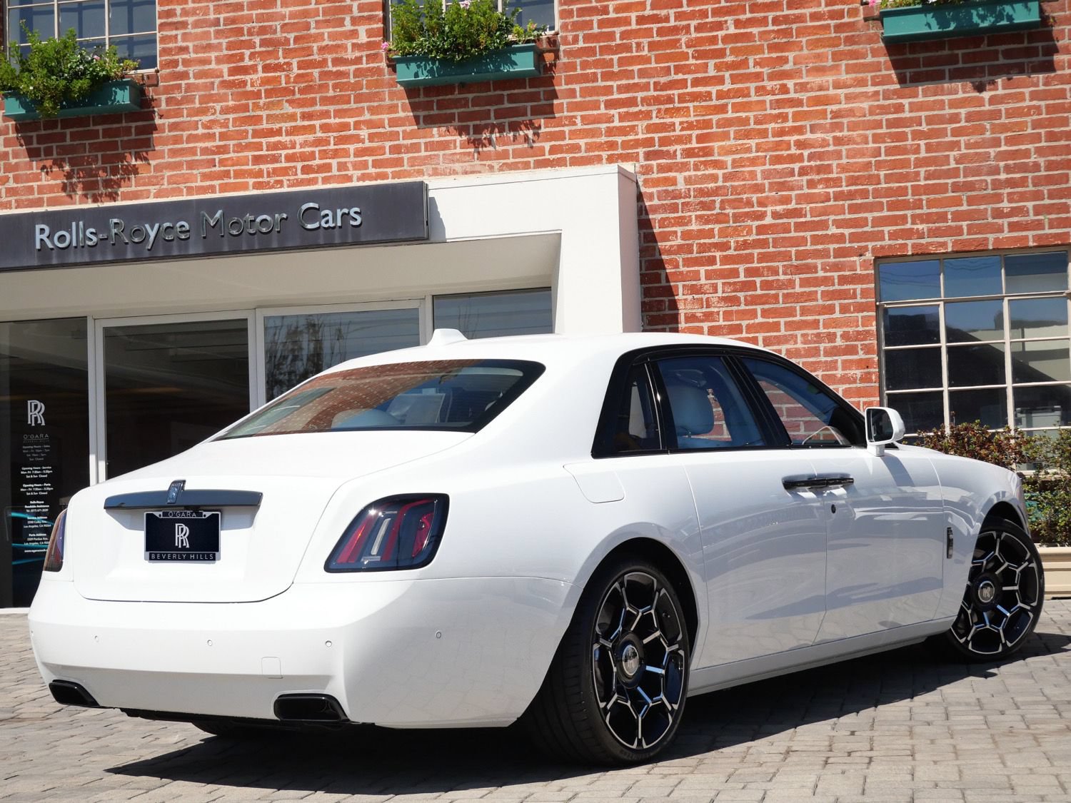 New 2027 Rolls-Royce Ghost Black Badge AWD/4WD image 2