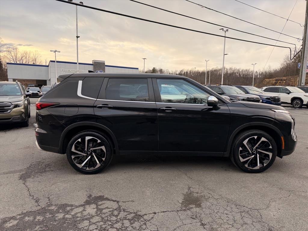 Used 2023 Mitsubishi Outlander SE image 14