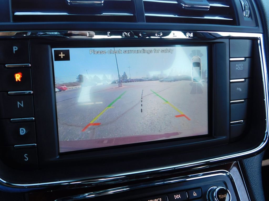 Used 2017 Lincoln Continental Select w/ Climate Package image 31