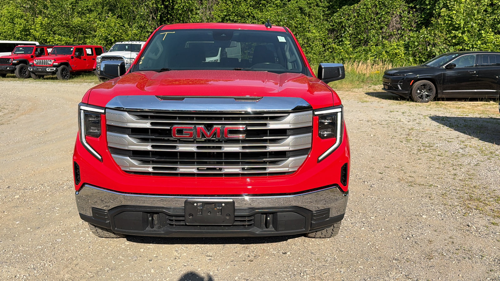 Used 2023 GMC Sierra 1500 SLE AWD/4WD image 3