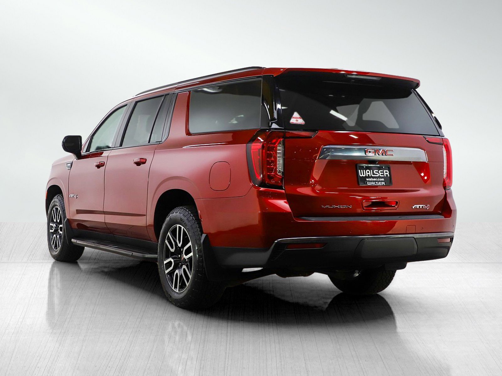 Used 2021 GMC Yukon XL AT4 image 3