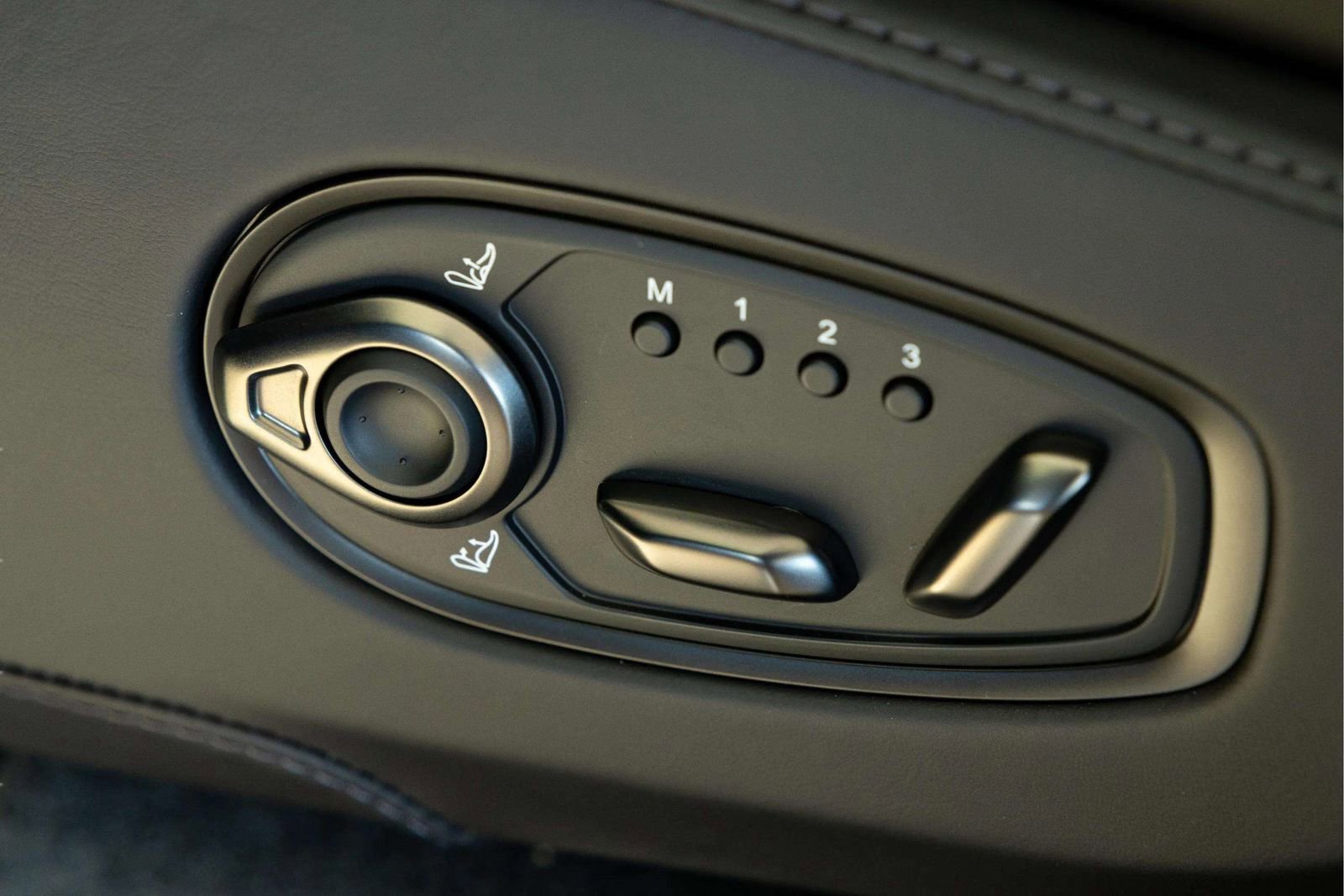 New 2026 Aston Martin DBX S image 24