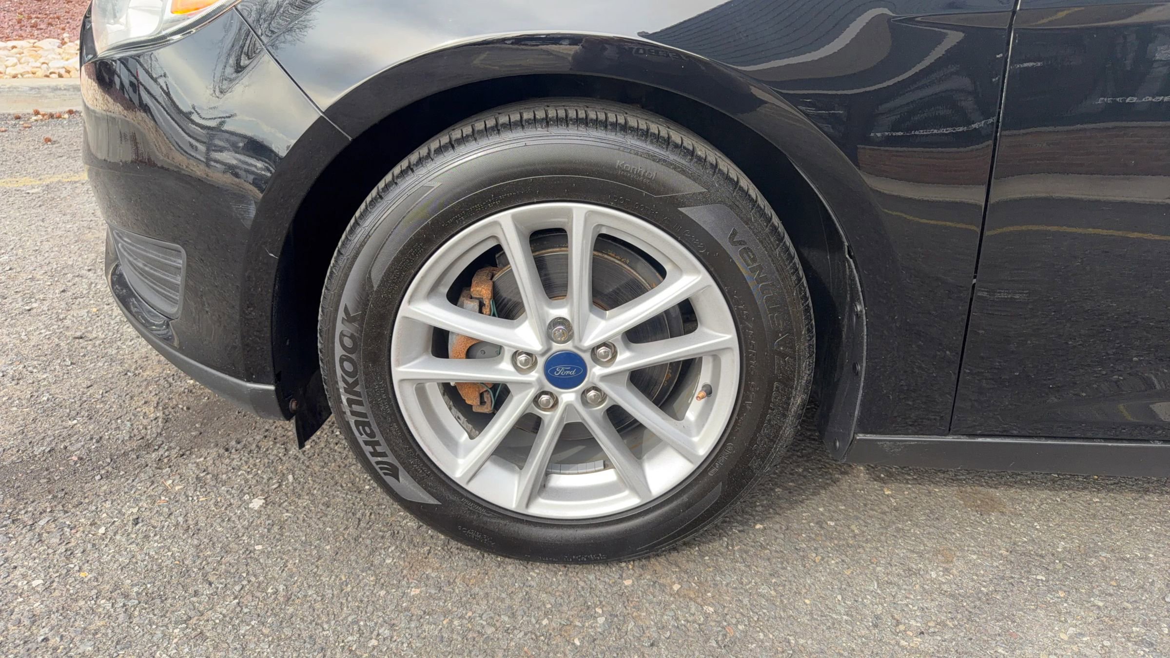 Used 2017 Ford Focus SE image 9