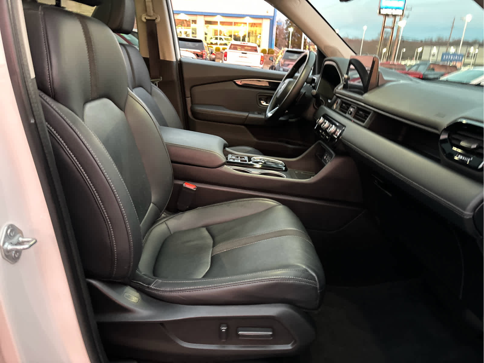 Used 2023 Honda Pilot Touring image 26