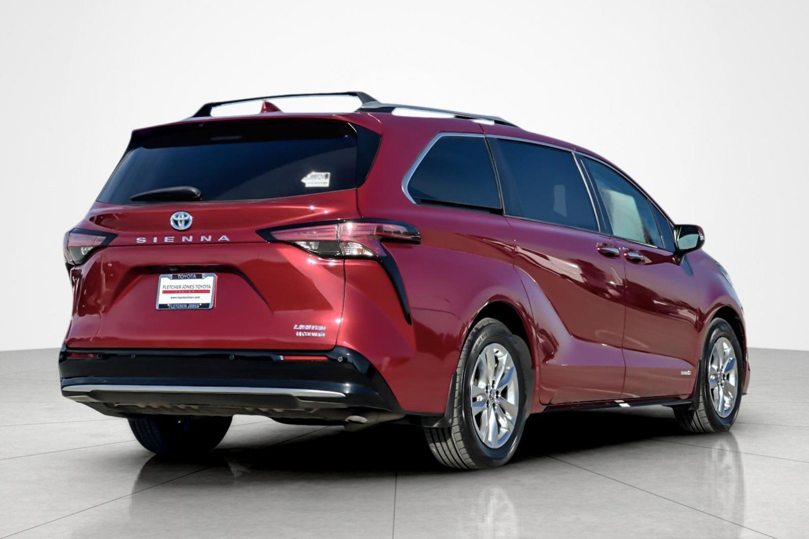 Certified 2021 Toyota Sienna Limited image 5