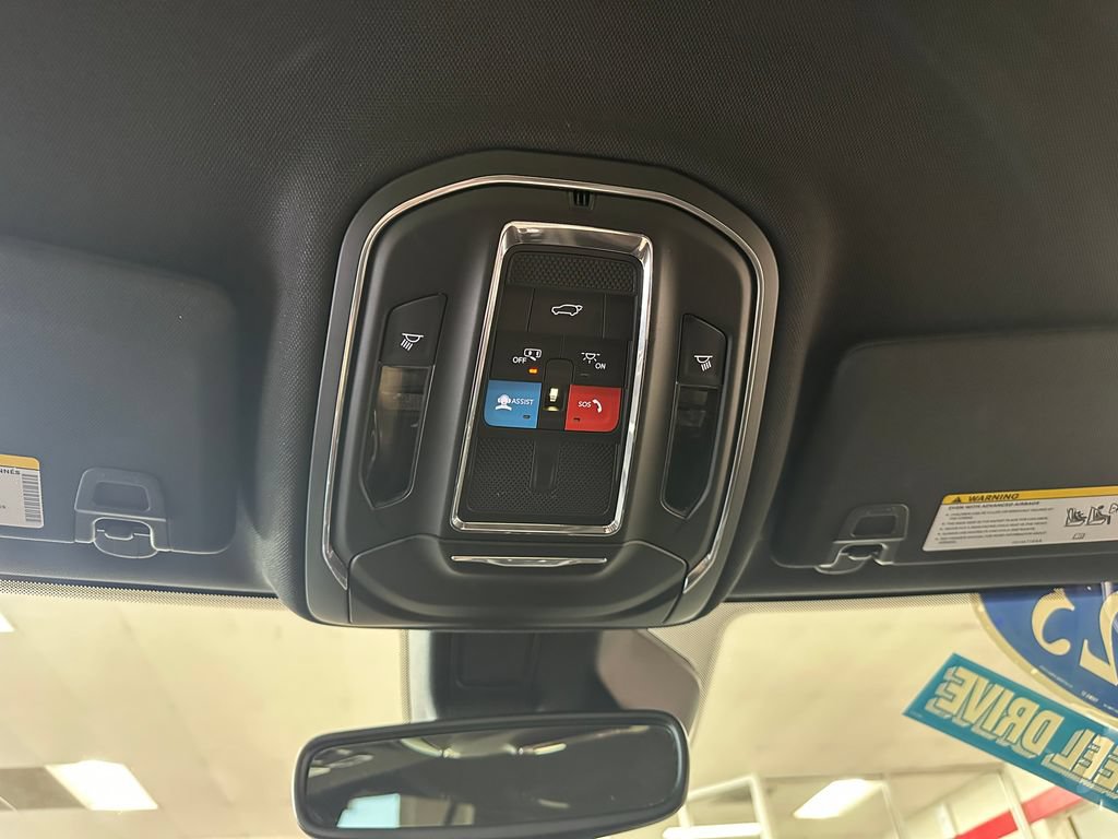 Certified 2023 Jeep Grand Cherokee Altitude AWD/4WD image 34