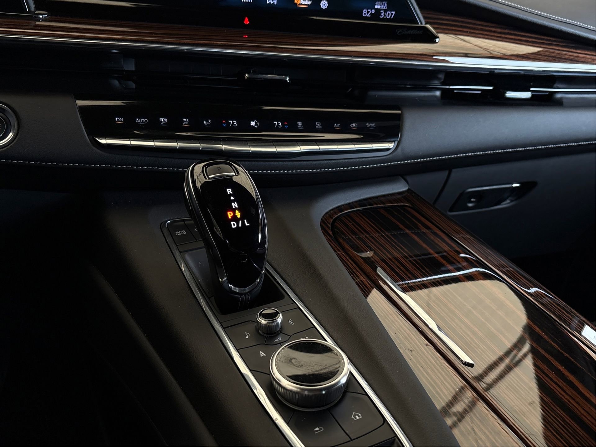 Used 2023 Cadillac Escalade Premium Luxury image 29