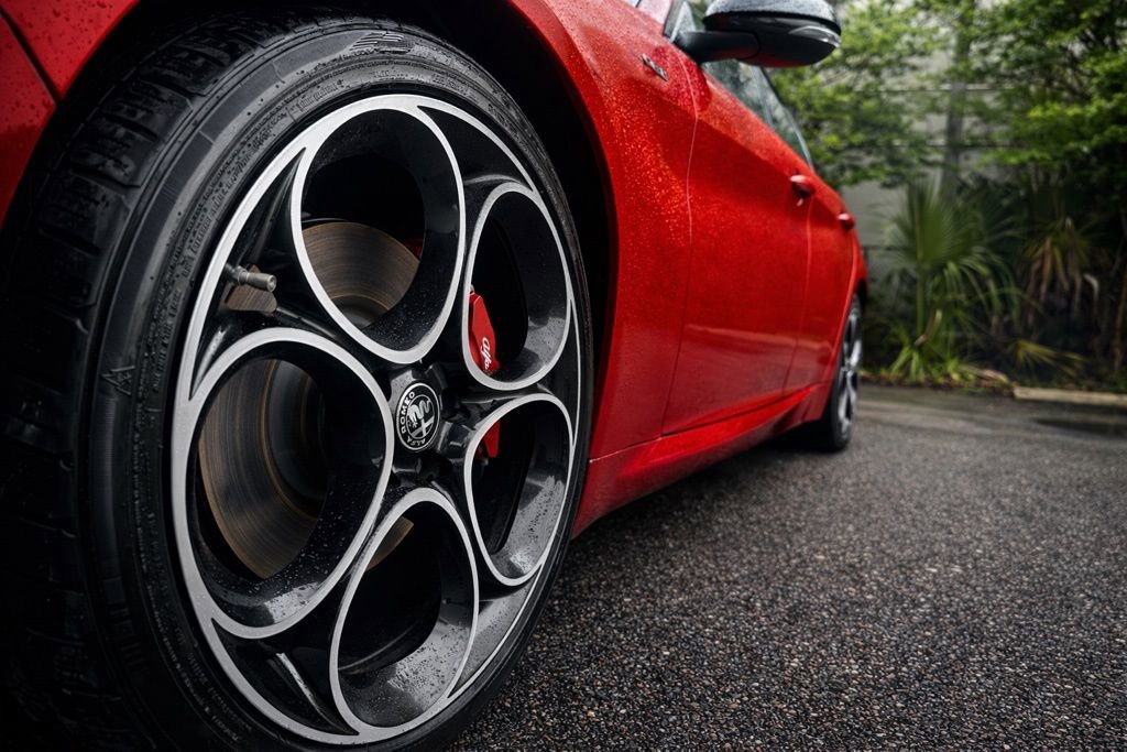 Used 2023 Alfa Romeo Giulia Veloce image 5