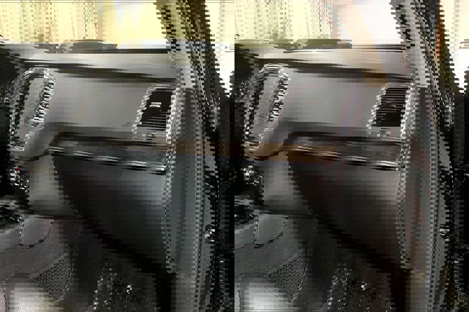 Used 2019 Volvo XC90 T5 Momentum w/ Protection Package Premier image 19