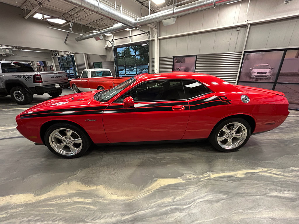Used 2010 Dodge Challenger R/T RWD image 34