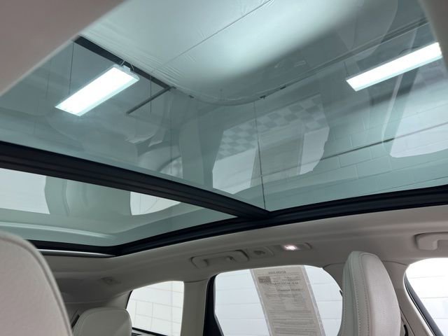 Used 2023 Volvo XC60 B5 Plus w/ Climate Package image 25