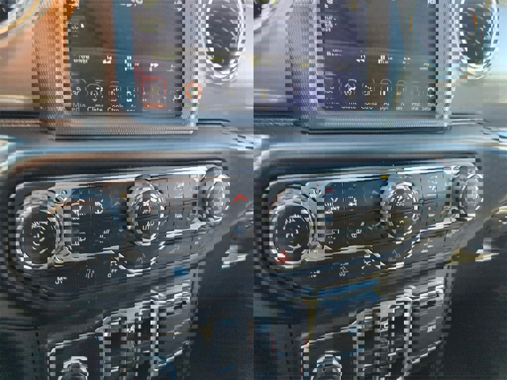 Used 2022 Jeep Wrangler Unlimited Rubicon 4xe w/ Cold Weather Group image 16