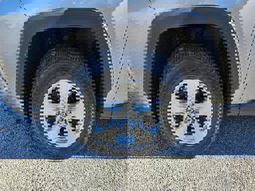 Used 2021 Toyota RAV4 LE image 24