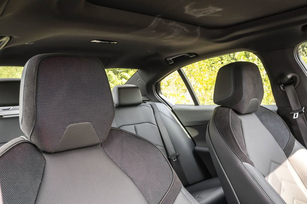 Used 2024 BMW i5 eDrive40i w/ M Sport Package image 65