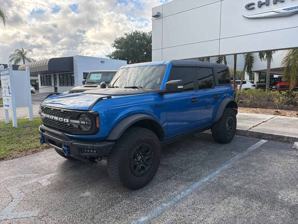 Used 2022 Ford Bronco Wildtrak image 2