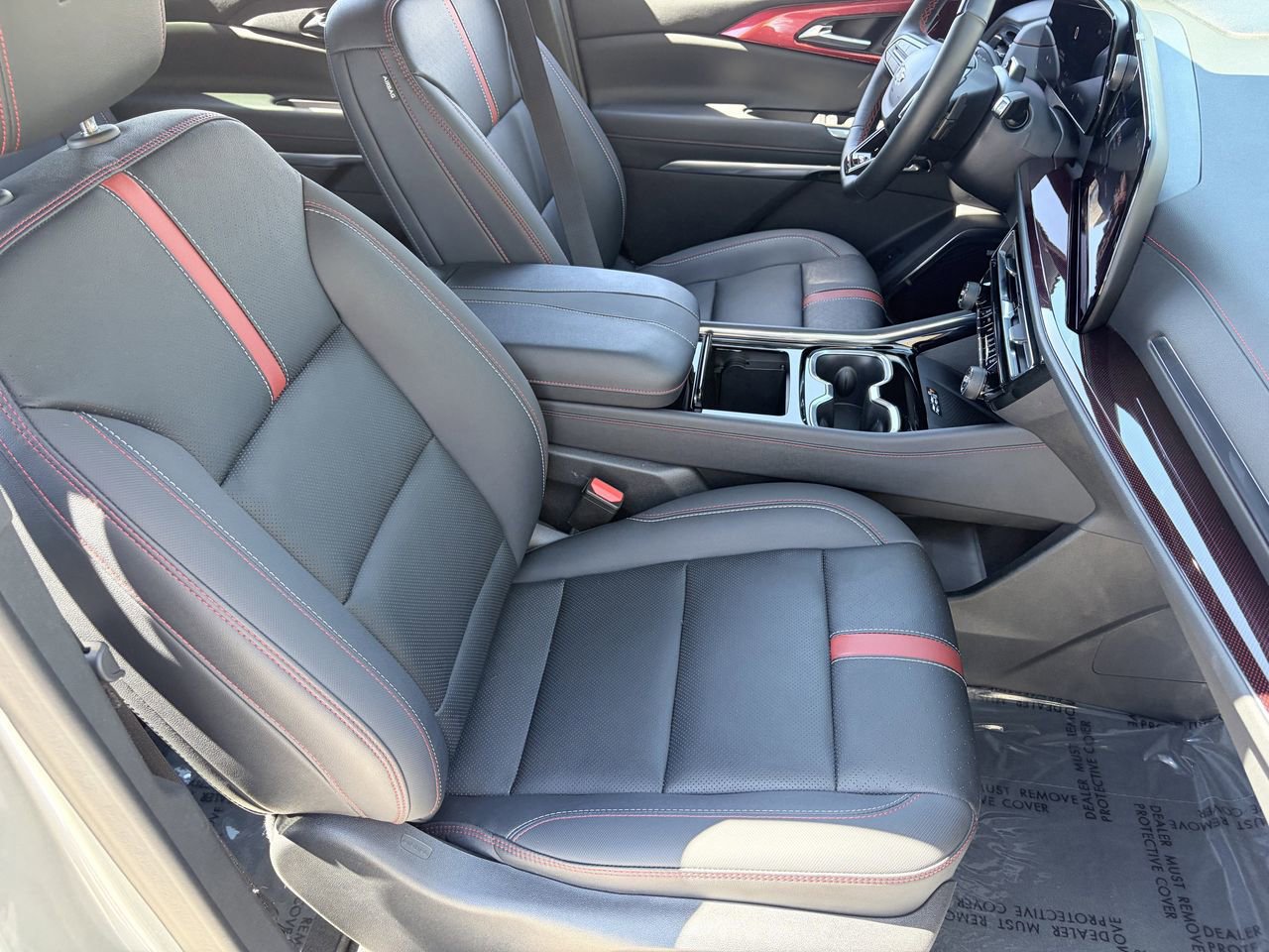 Used 2025 Chevrolet Traverse RS FWD image 10