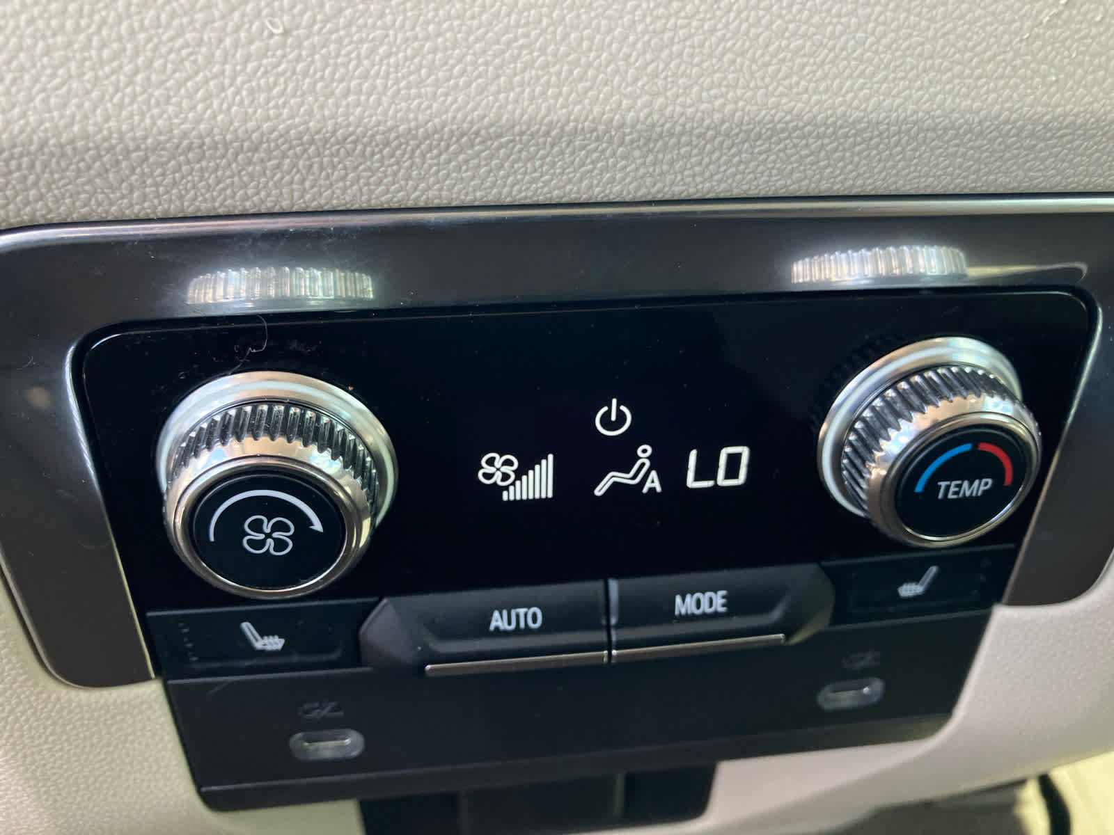 Used 2021 GMC Yukon Denali w/ Denali Premium Package RWD image 41