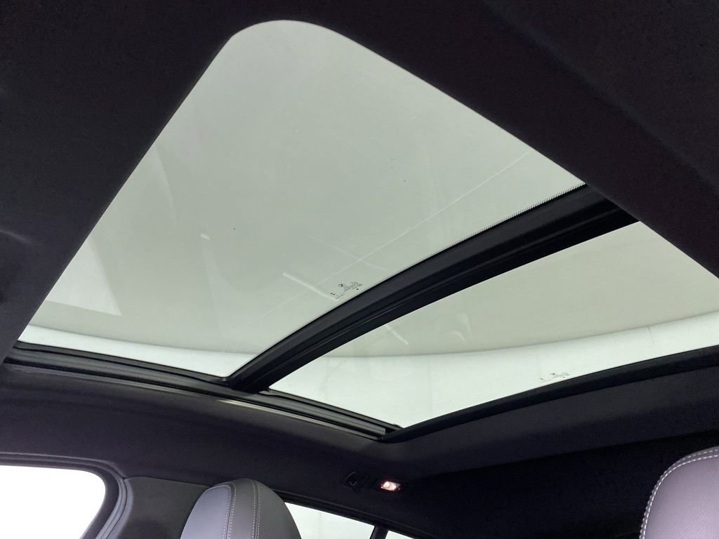 Used 2025 BMW X4 xDrive30i w/ Premium Package image 12