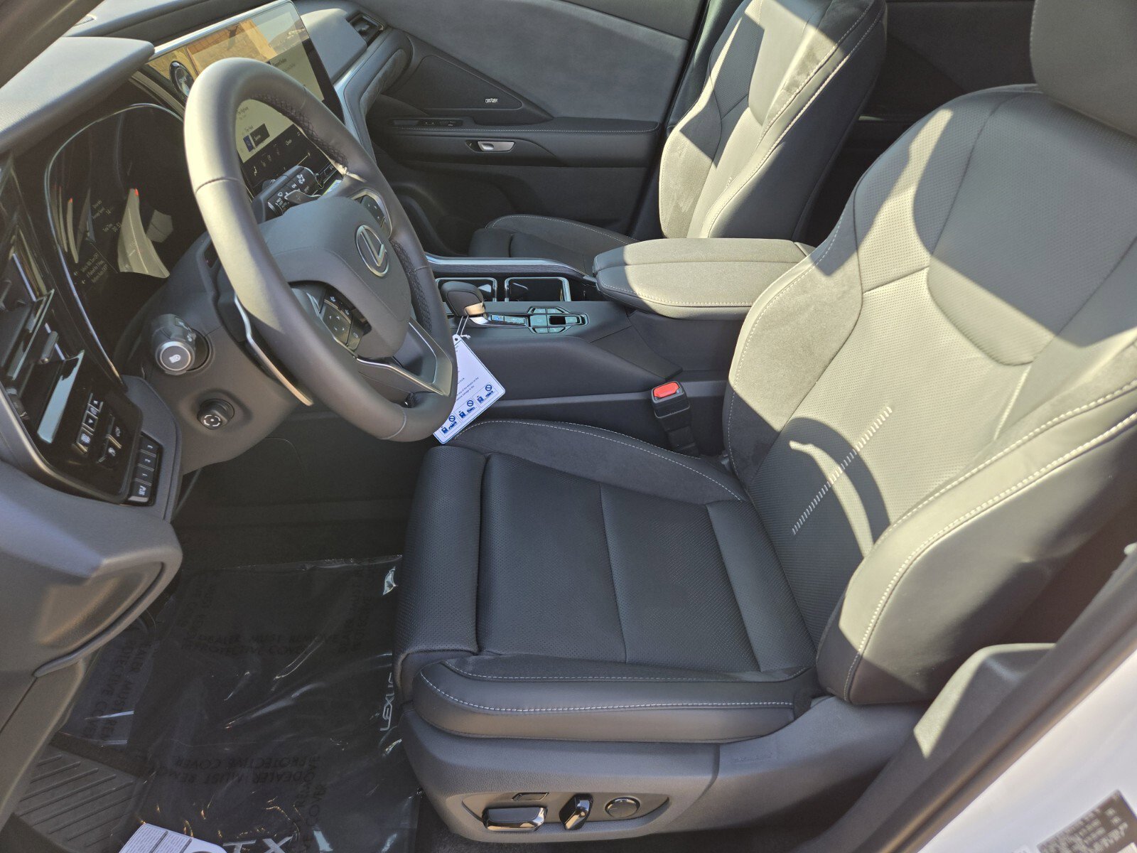 New 2026 Lexus TX 550h AWD Plug-In Hybrid image 6