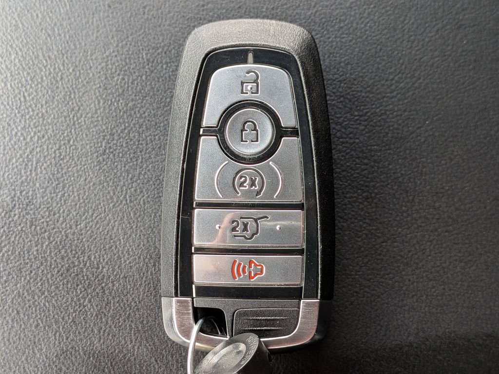 Certified 2022 Ford Explorer XLT w/ Equipment Group 202A image 29