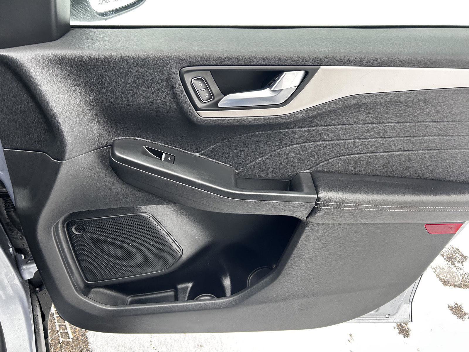 Used 2022 Ford Escape SEL w/ Technology Package image 21