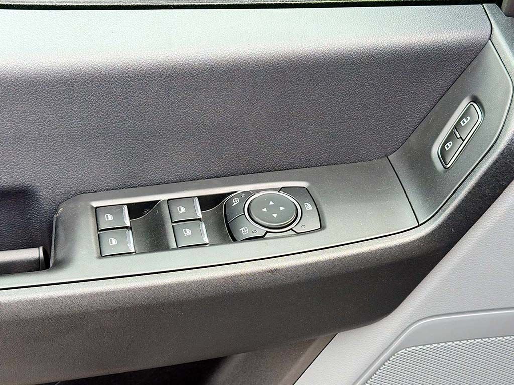 New 2026 Ford F550 4x4 Crew Cab image 25