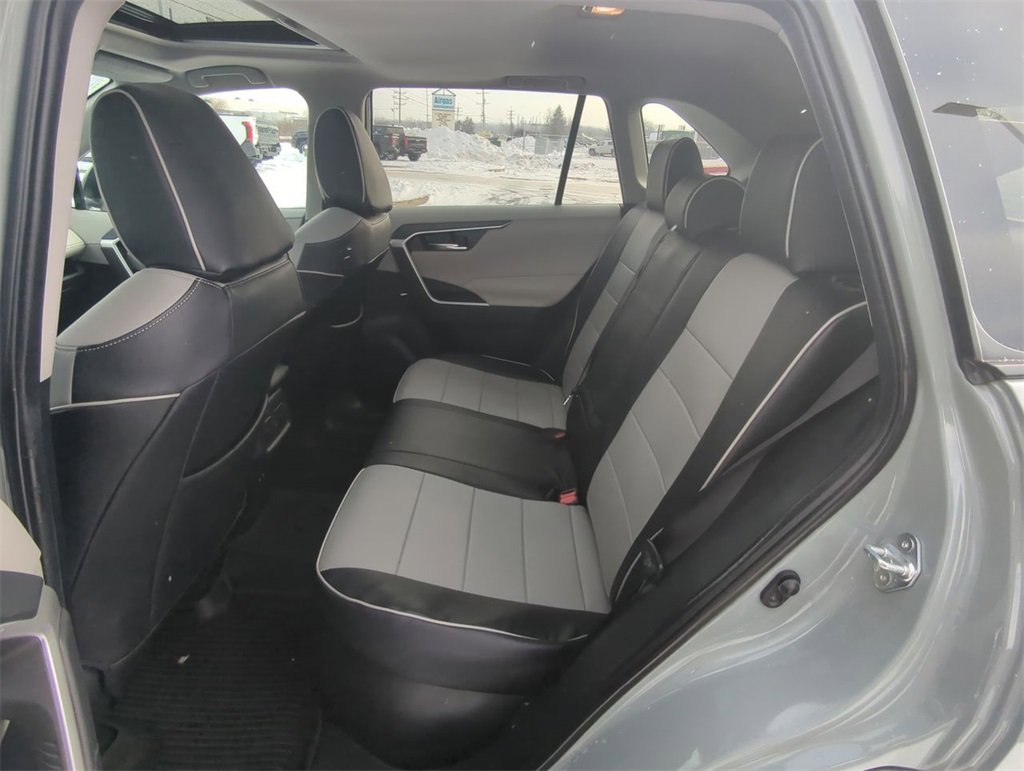 Used 2020 Toyota RAV4 XLE image 29