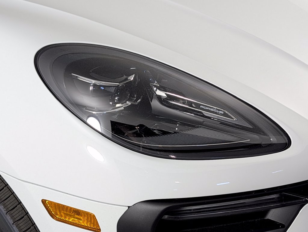 New 2026 Porsche Macan AWD/4WD image 15