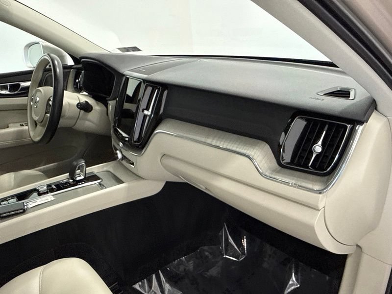 Used 2023 Volvo XC60 B5 Plus w/ Climate Package AWD/4WD image 17