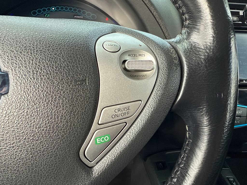 Used 2013 Nissan Leaf SL w/ Premium Pkg image 30