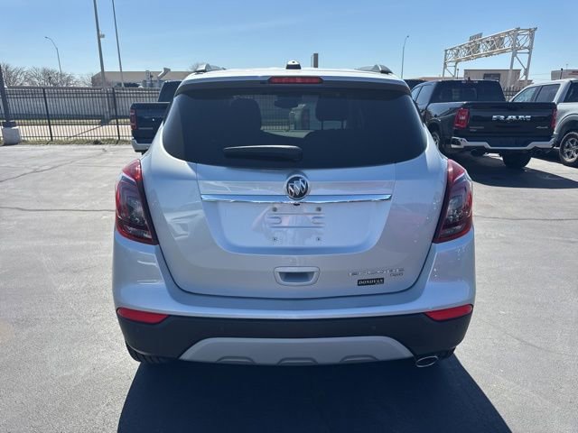 Used 2022 Buick Encore Preferred w/ Safety Package II image 4