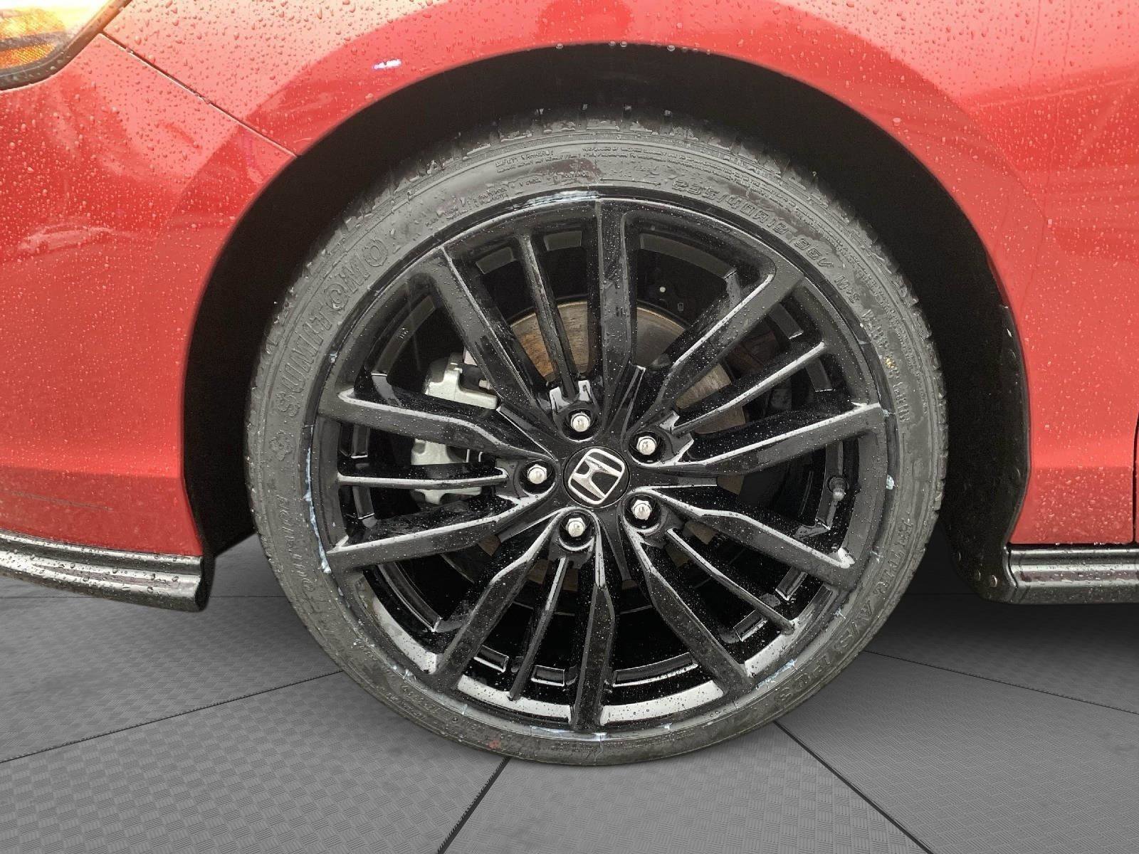 Used 2023 Honda Accord Touring image 9