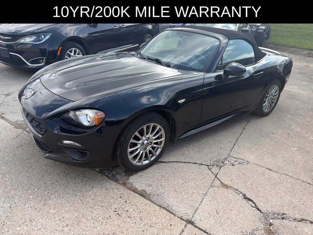Used 2017 FIAT 124 Spider Classica RWD image 2
