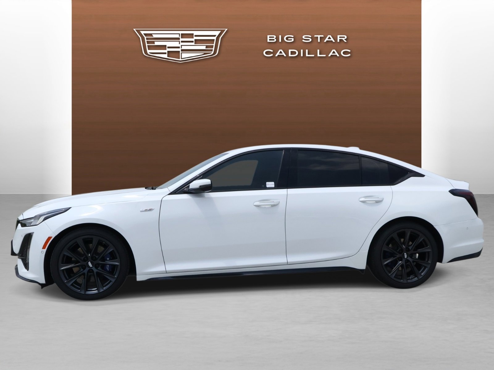 Used 2022 Cadillac CT5 V w/ Premium Package RWD image 2