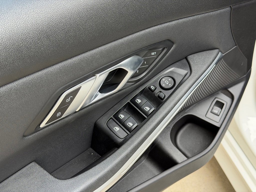 Used 2021 BMW 330i Sedan w/ Driving Assistance Package RWD image 27