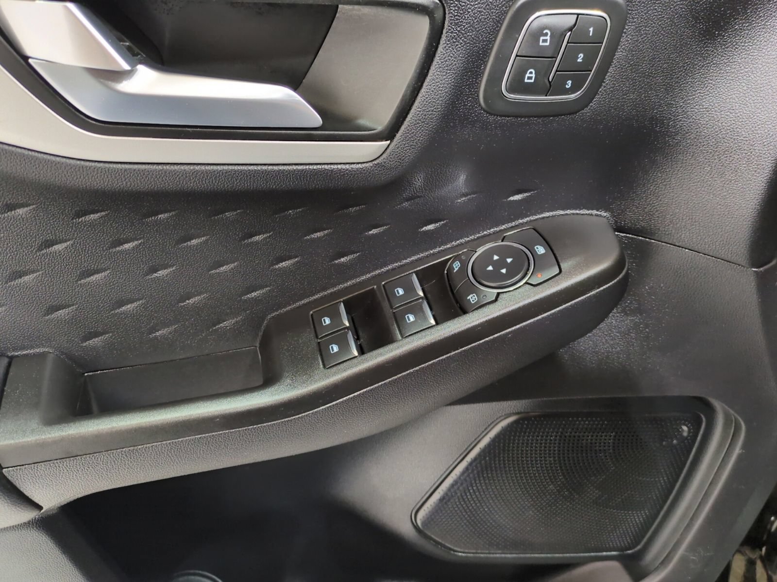 Used 2020 Ford Escape SEL AWD/4WD image 16