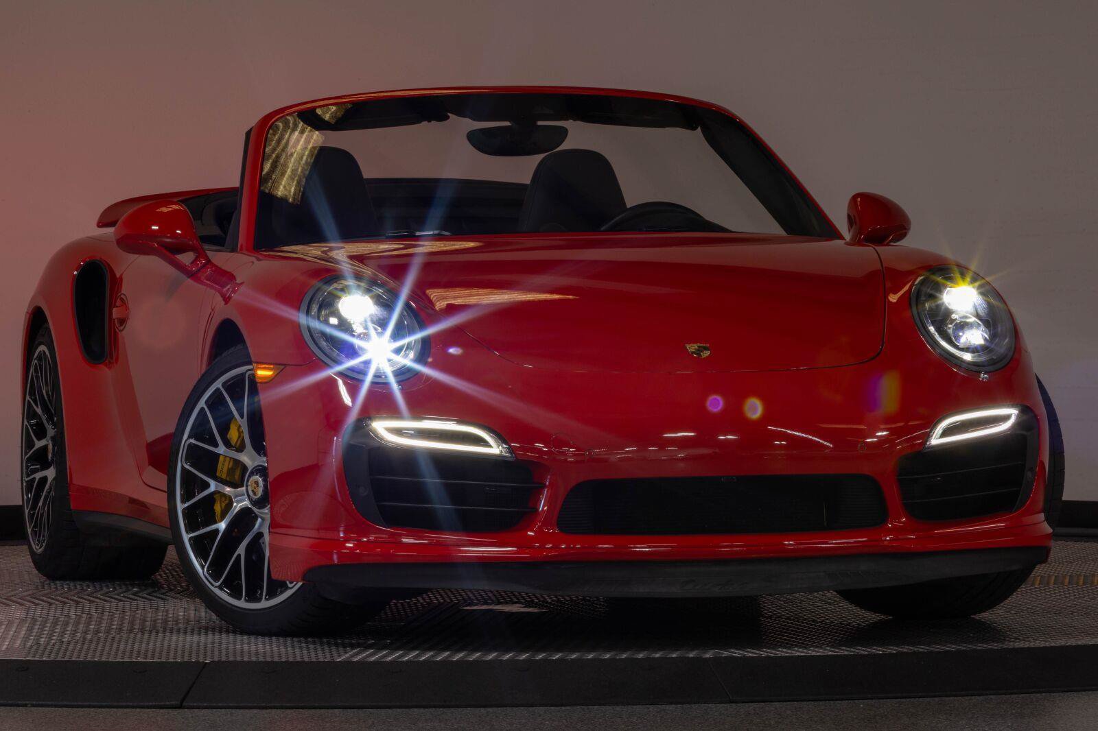 Used 2015 Porsche 911 Turbo S AWD/4WD image 36