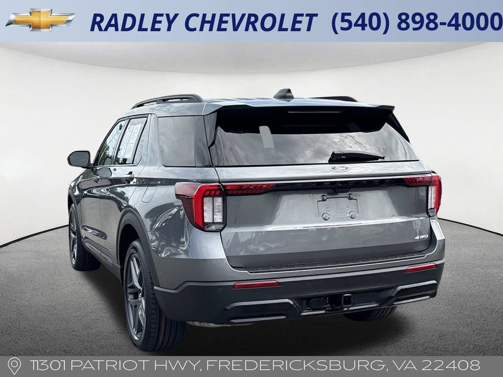 Used 2025 Ford Explorer ST-Line w/ ST-Line Street Pack AWD/4WD image 18