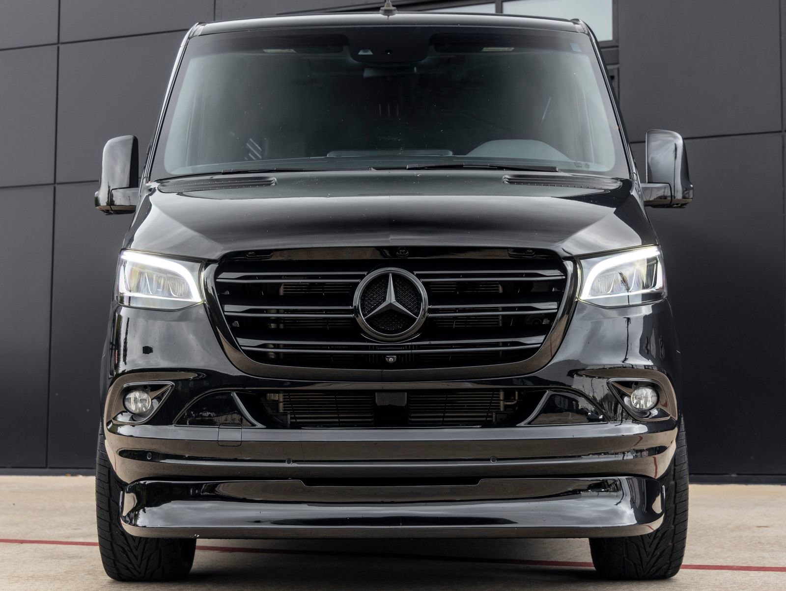 Used 2020 Mercedes-Benz Sprinter 2500 image 4