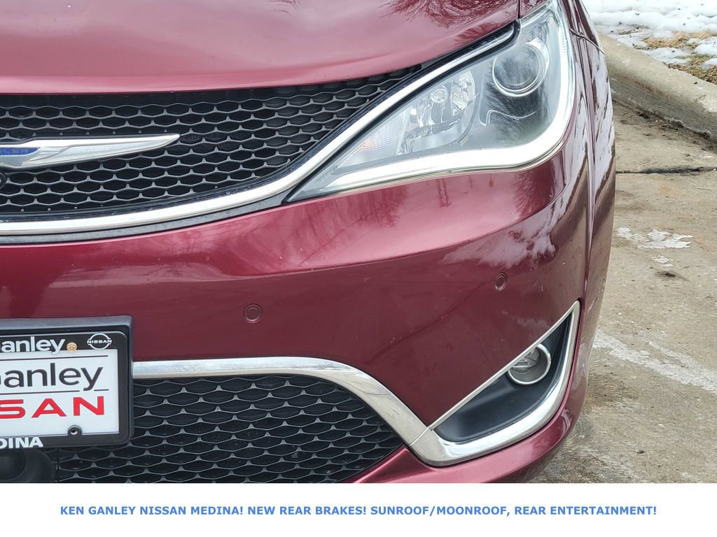 Used 2017 Chrysler Pacifica Limited image 10