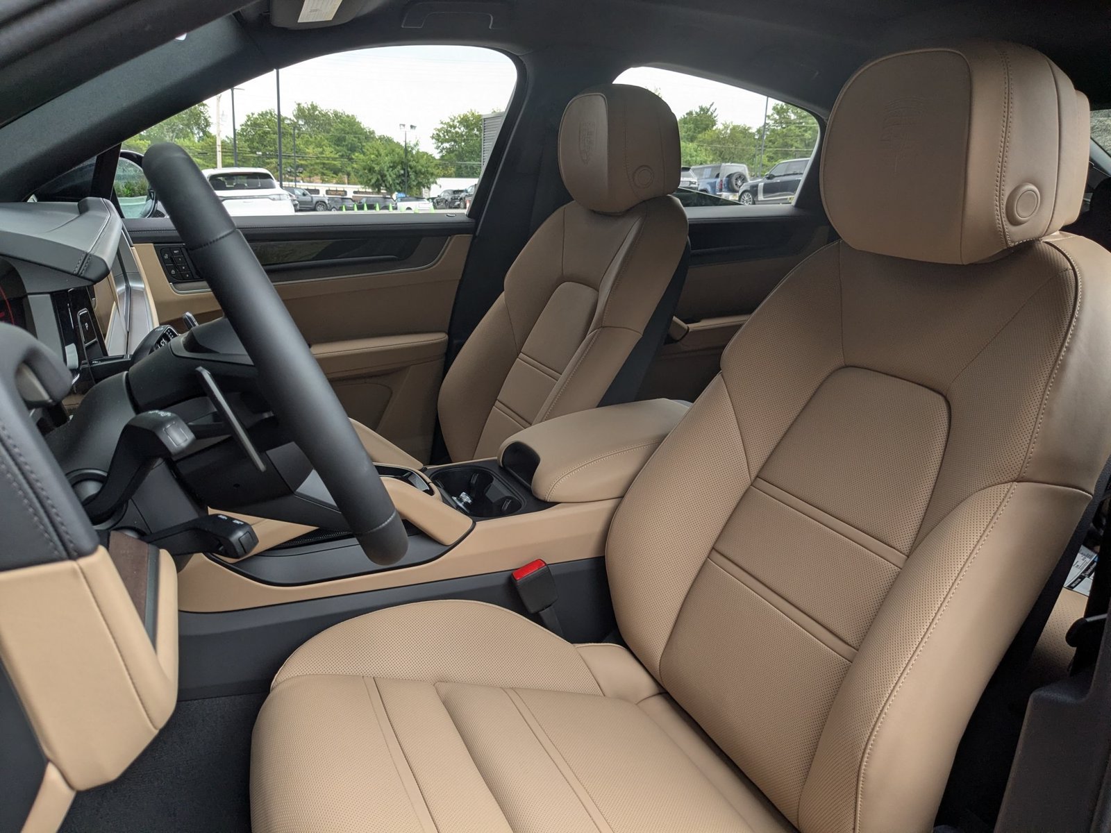 New 2026 Porsche Cayenne Coupe AWD/4WD image 5