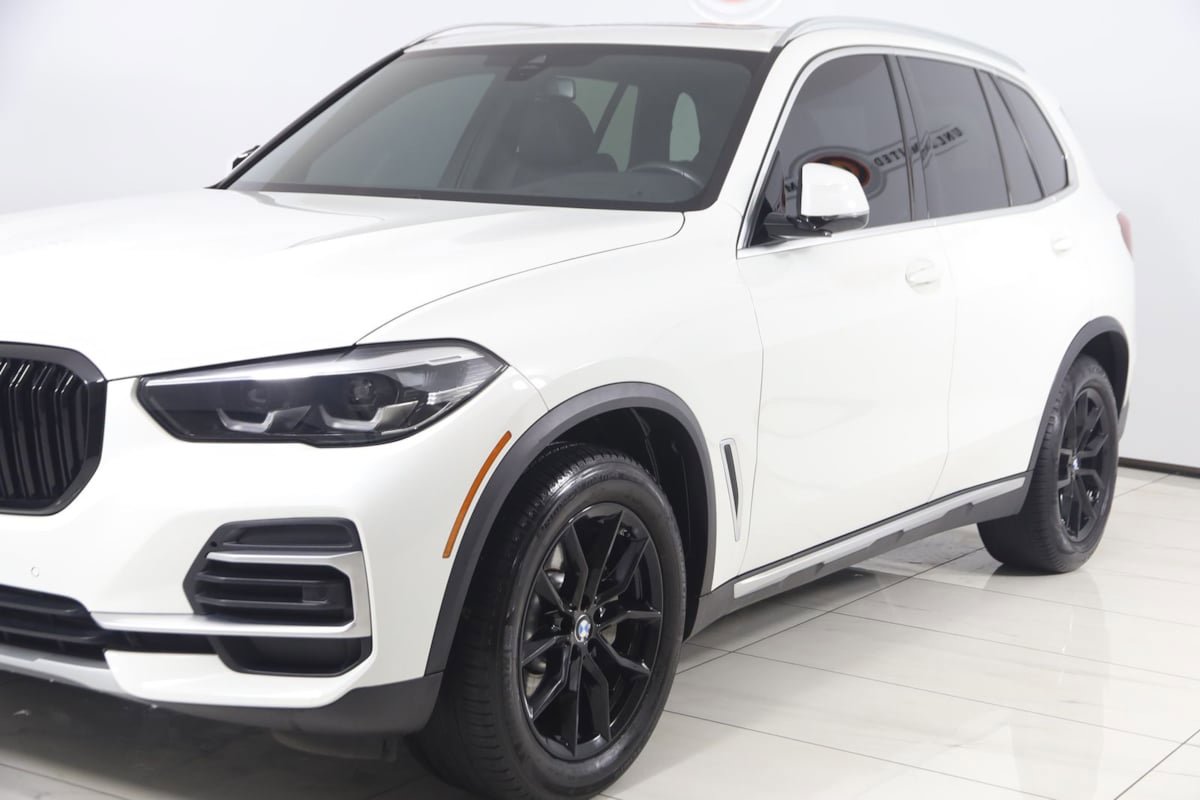 Used 2023 BMW X5 xDrive40i w/ Premium Package AWD/4WD image 54
