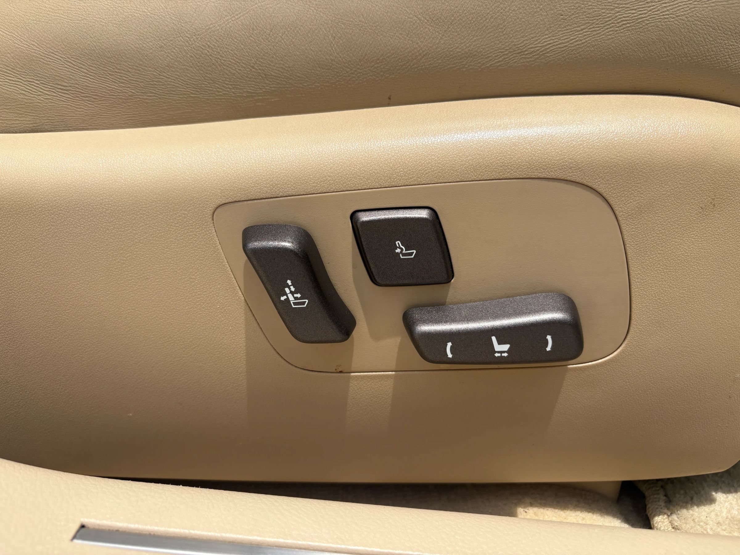 Used 2007 Lexus LS 460 L RWD image 16