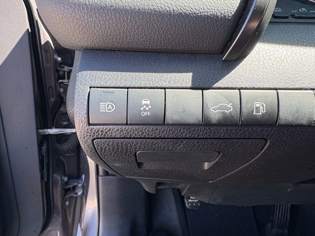 Used 2018 Toyota Camry SE image 17