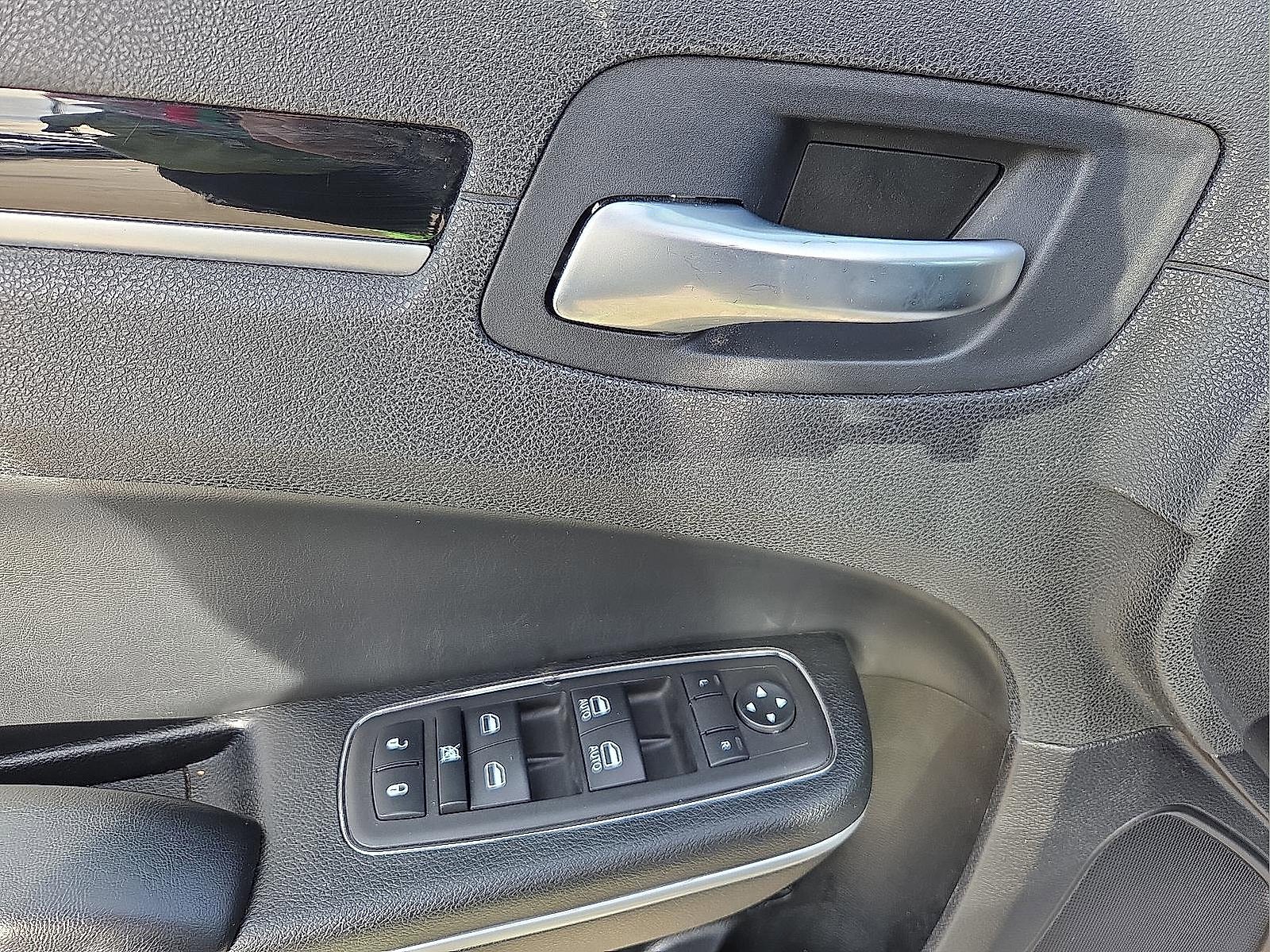 Used 2023 Chrysler 300 S image 13