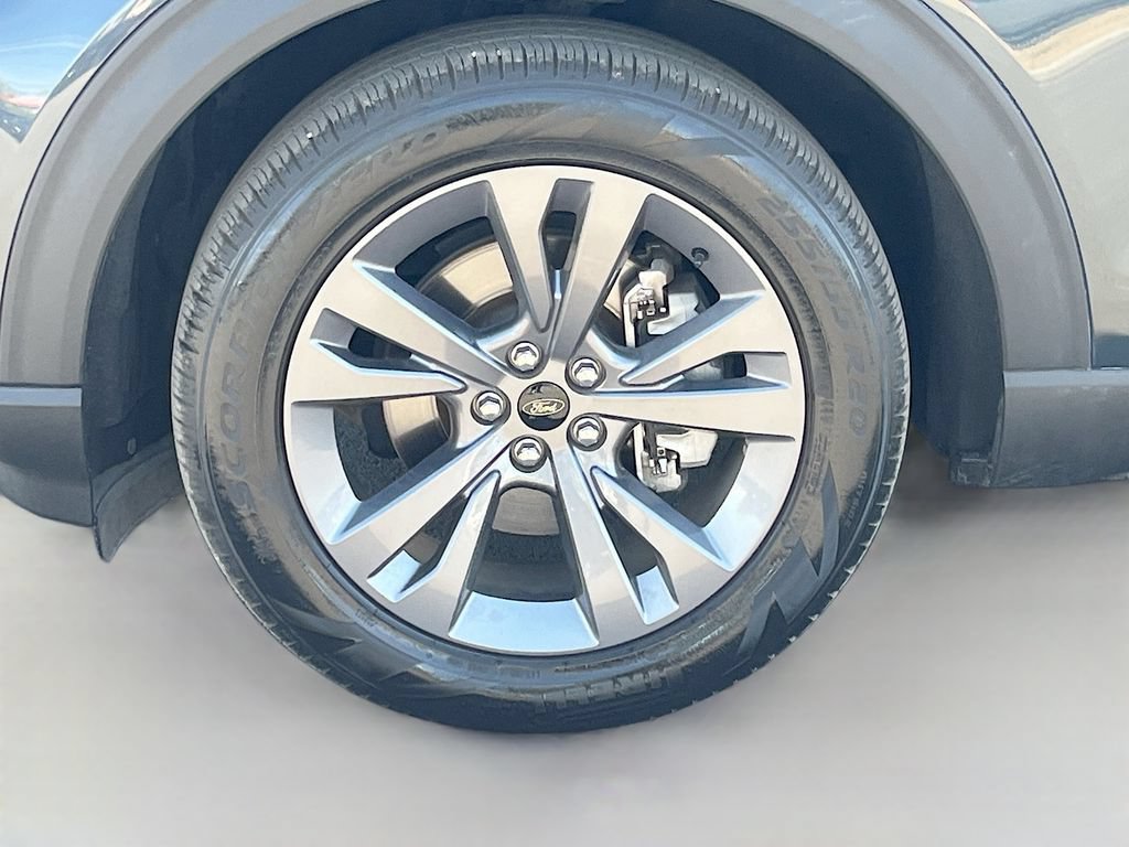 Used 2023 Ford Explorer XLT w/ Equipment Group 202A RWD image 31
