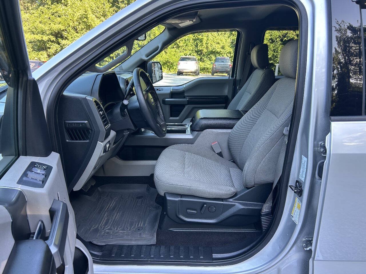 Used 2019 Ford F150 XLT w/ Equipment Group 302A Luxury RWD image 11
