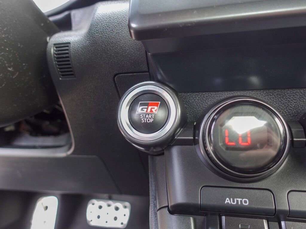 Certified 2023 Toyota GR86 10th Anniversary SE image 28